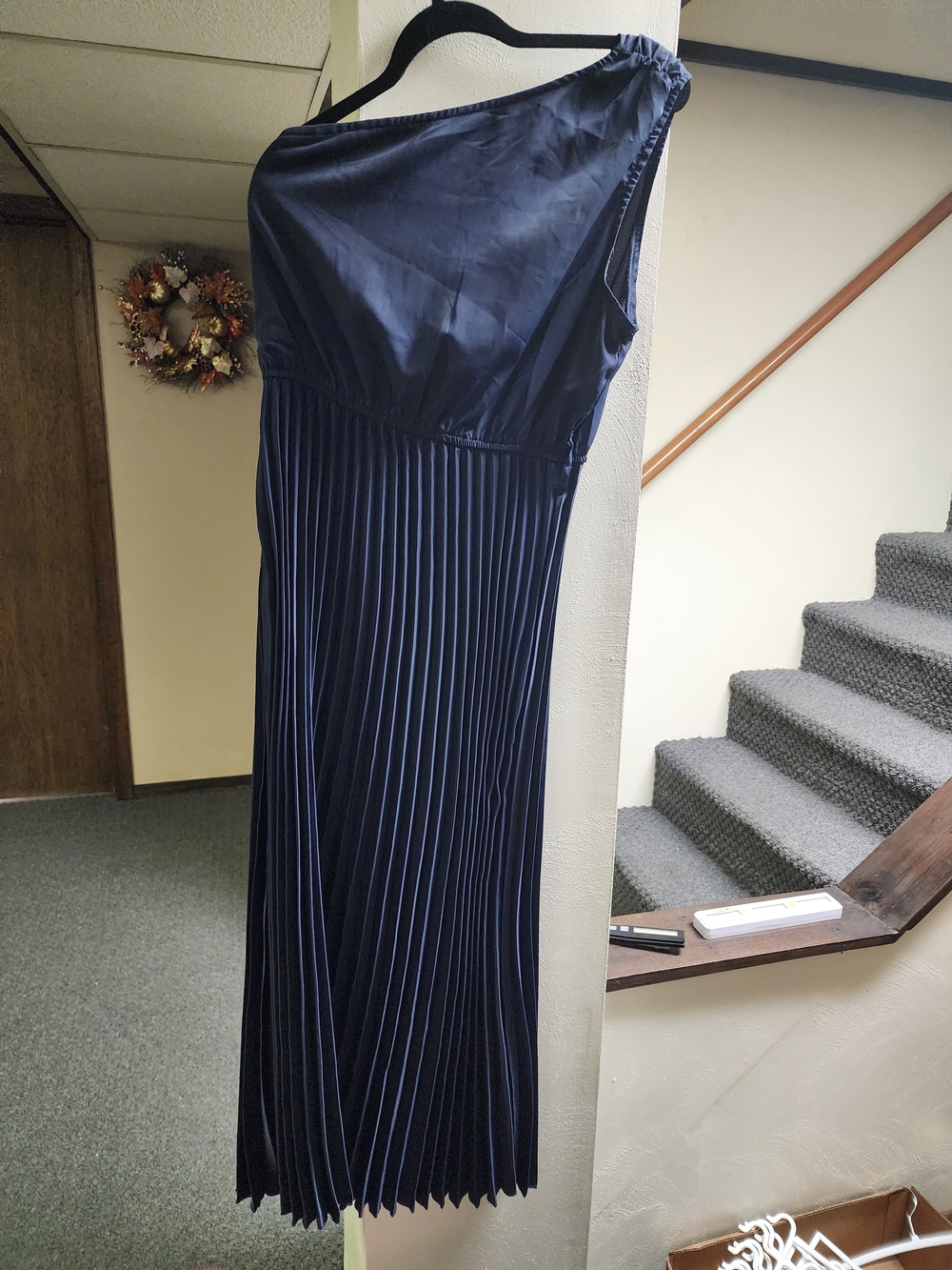 Merokeety L NWT One-Shoulder Navy Pleated Maxi Dress